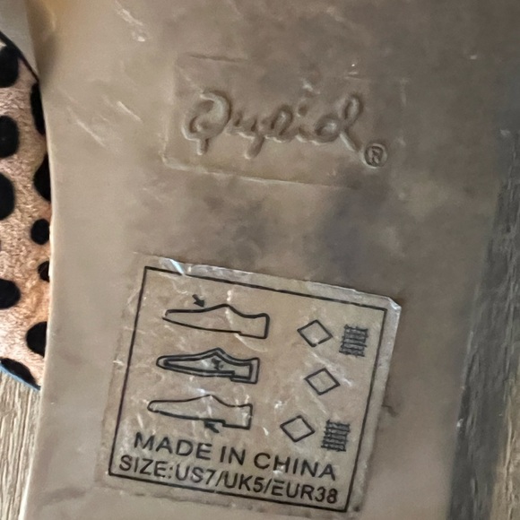 Stylish Pink and Leopard Women's Sandals - Picture 3 of 5